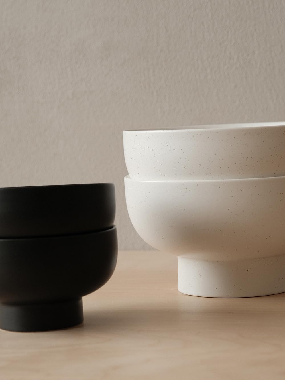 WENSHUO High-foot Deep Fruit Bowl  Ceramic Pedestal Decorative Bowl  Round Bowl for Salad  Small Size  (Matte Black  5.5")