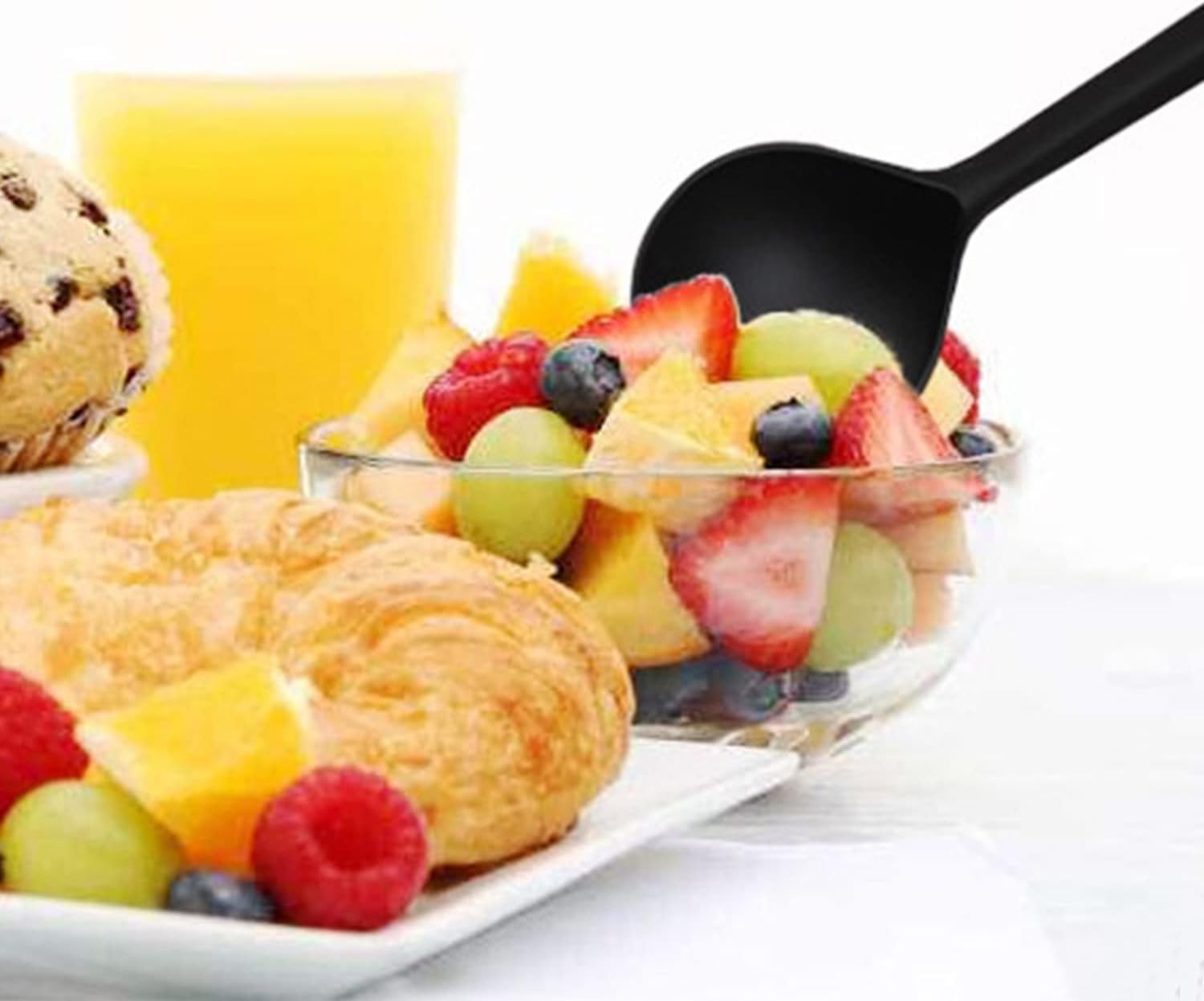 Plastic Dessert Spoons Disposable Heavy Duty Black Soup Spoons for Party Office Restaurants Events Utensils 5.5 x 1.57 Inch Black 100 Pieces.