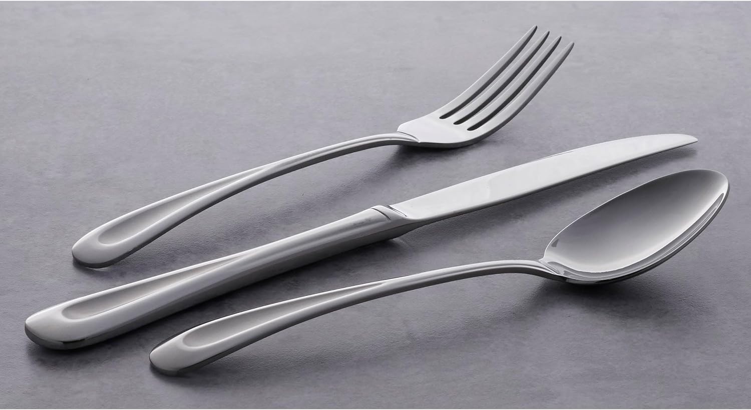 Oneida Satin Sand Dune Everyday Flatware Dinner Spoons  Set of 4  18/0 Stainless Steel  Silverware Set  Dishwasher Safe