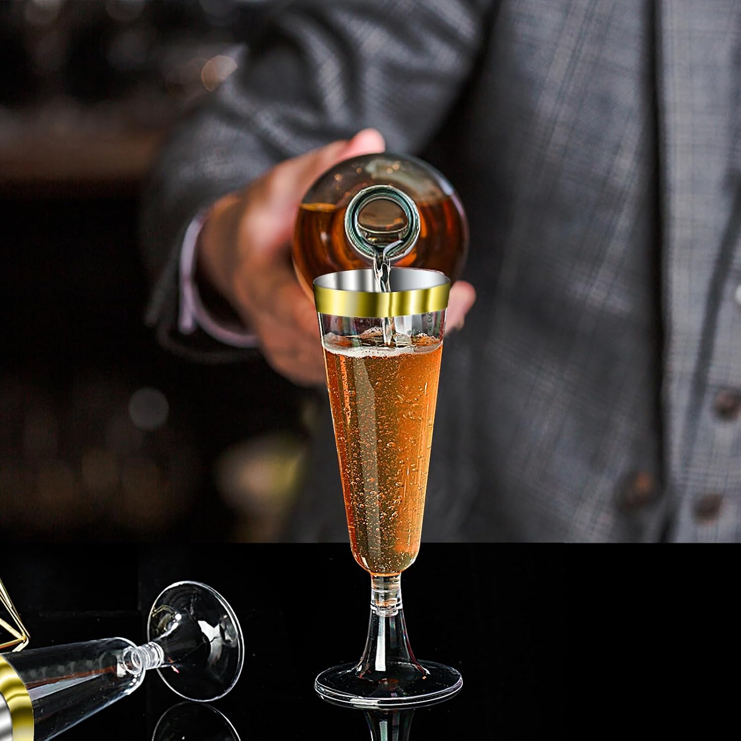SUREHOME Champagne Flutes Plastic Champagne Glasses Disposable 100 Pack 5 Oz Gold Rim Mimosa Glasses Acrylic Wedding Toasting Cocktail Cups for New Years Eve Party Supplies 2026 New Years Decorations