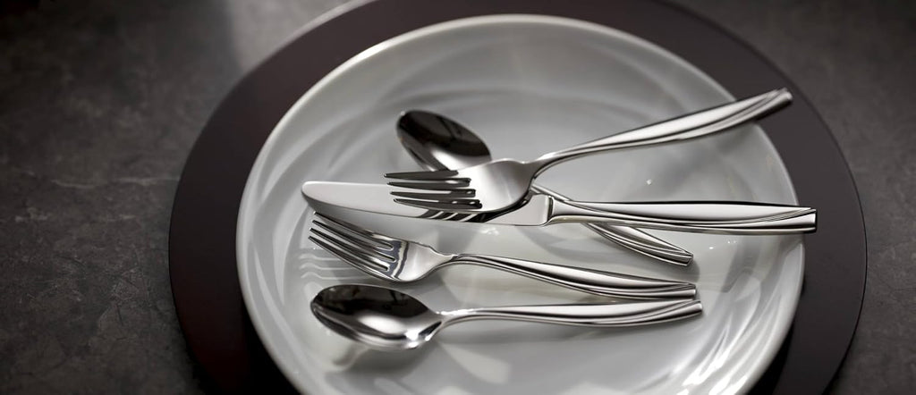 Oneida Silverware Set  Camlynn Everyday Flatware 4-Piece Salad Forks Set  Service For 4  18/0 Stainless Steel  Mirror Finish  Dishwasher Safe  Home And Kitchen Utensils (Silver  4 Piece)