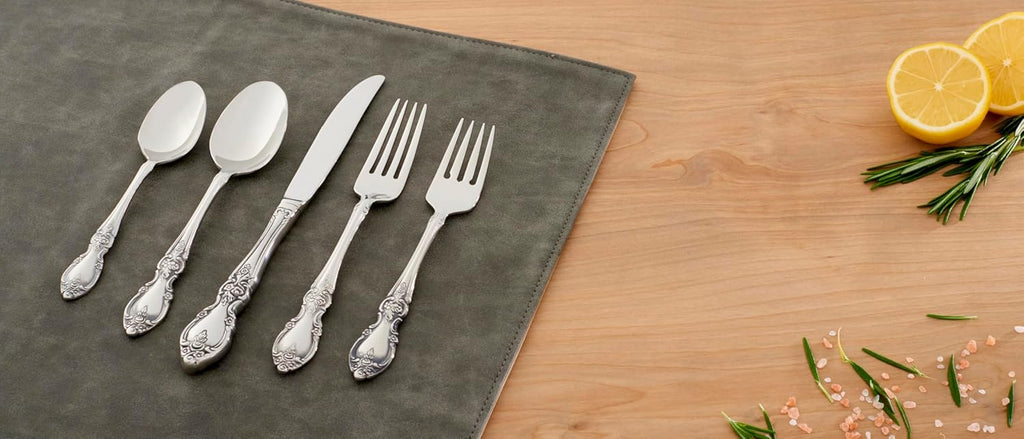 Oneida Louisiana 4-Piece Fine Dinner Forks Stainless Steel Silverware Set  18/8 Stainless Steel Fork Set  Service For 4  Dishwasher Safe  Mirror Finish  Utensils  Flatware Tableware (Silver  4 Piece)