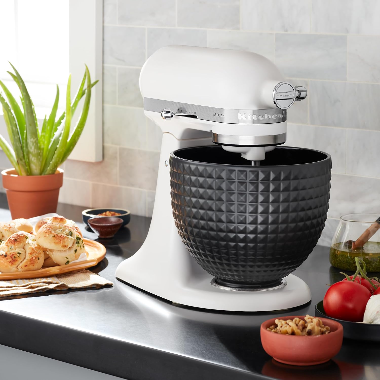 KitchenAid 5 Quart Black Studded Ceramic Bowl 4.5 or 5 Q Tilt-Head Stand Mixers  KSM2CB5LS