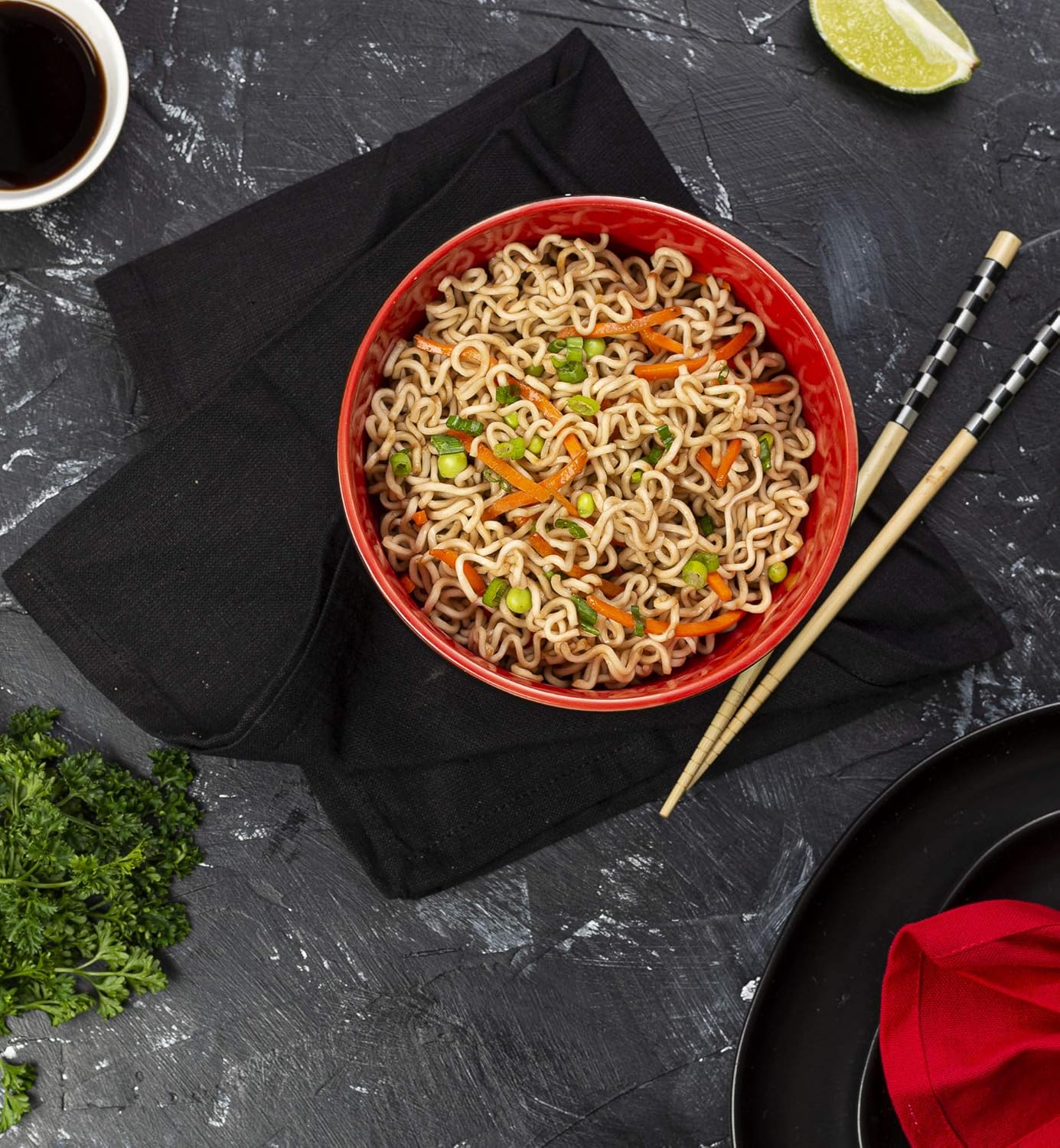KooK Ramen Bowl  Japanese Bowls  Noodle Bowls  Large Soup Bowl  Ceramic  Large Capacity  For Ramen  Pho  Udon  Soba  Microwave and Dishwasher Safe  34 oz  Set of 4 (Black/Red)