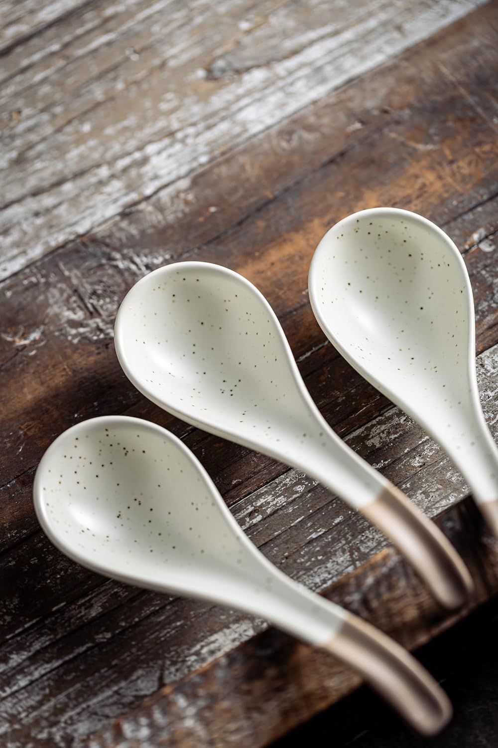 LYEOBOH 6 Pieces Asian Soup Spoons  Japanese Kitchen Soup Spoon Set  Dinner Tablespoons with Long Handle for Cereal  Ramen  Ice Cream  Dishwasher & Microwave Safe  Rustic Decor  White and Brown