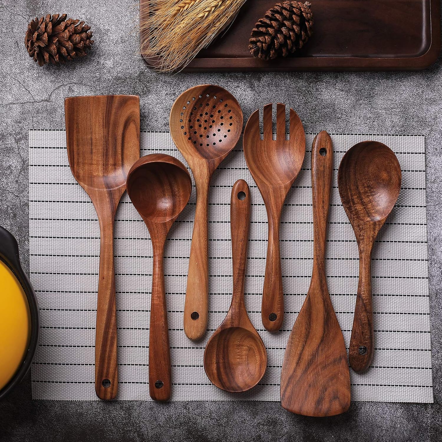 Wooden Non-Stick Kitchen Pan Toolset 7 Pieces Set 100% Natural Teak Kitchen Utensils Spatula  Wooden Cooking Utensils Spoons  Fried Spatula and Salad Fork